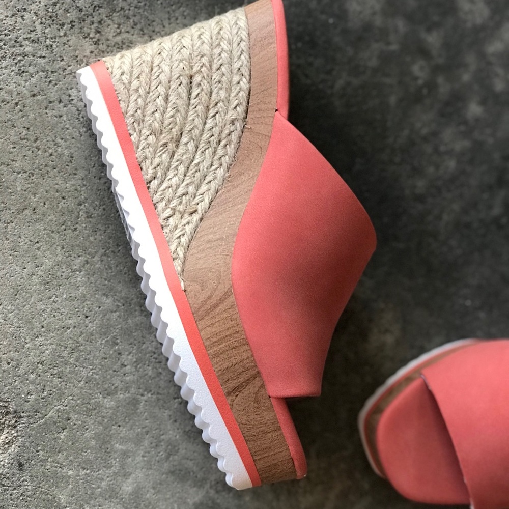 Soda Coral Grown White Platform Espadrille Wedge - Picture 7 of 7